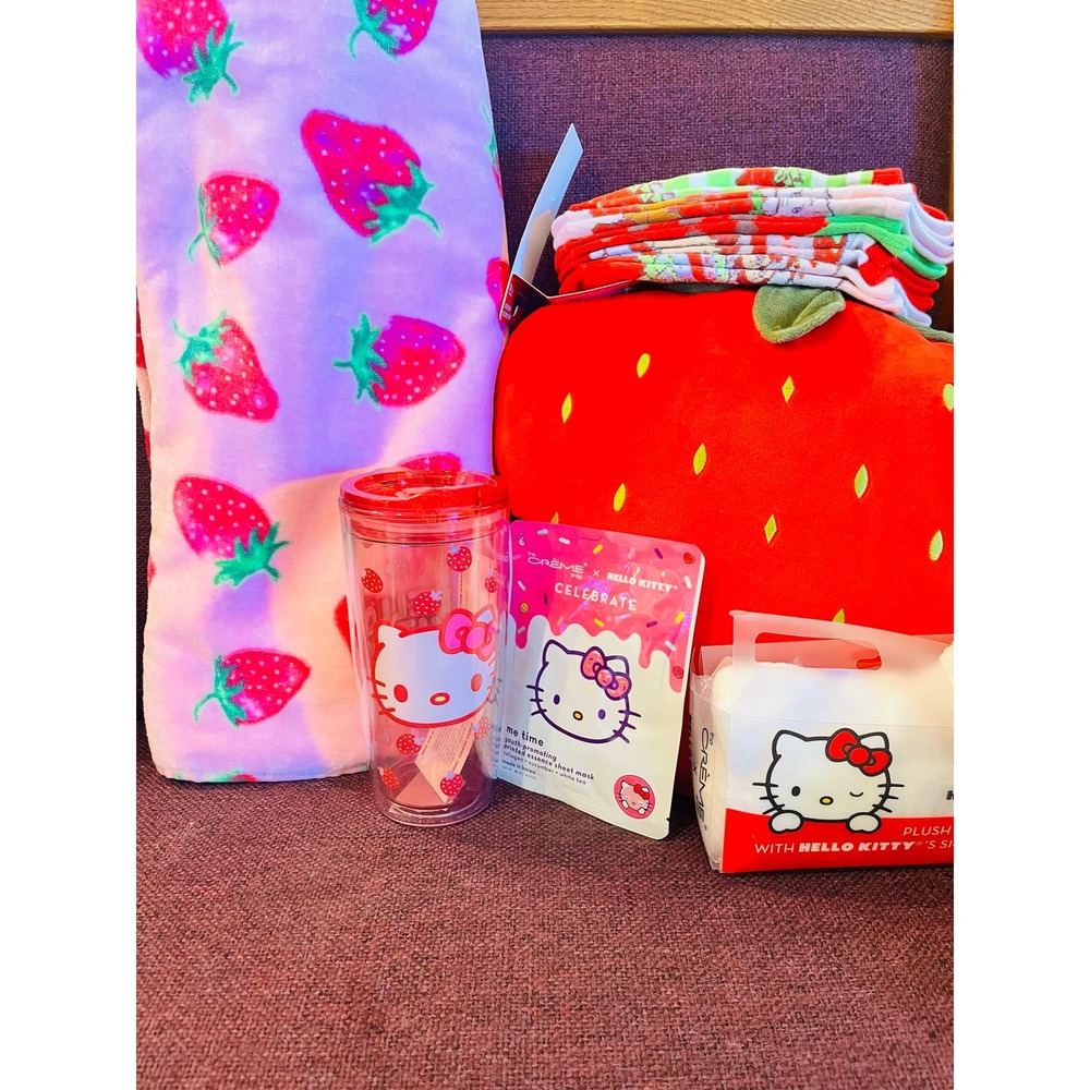 Strawberry shortcake and Hello kitty bundle